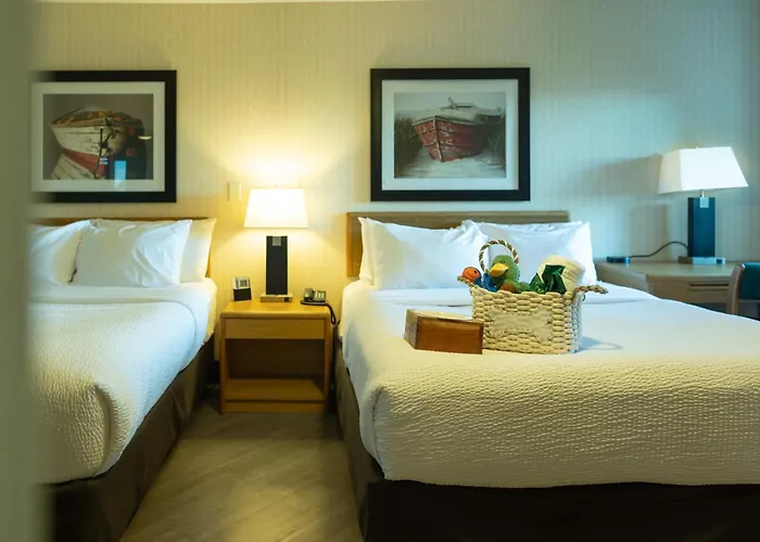 Hotel with view: Inn On Long Lake